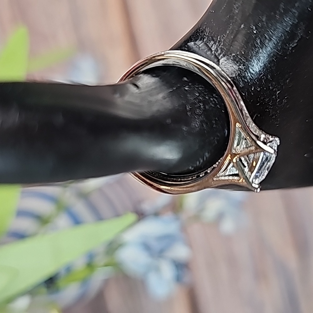 10KT WHITE GOLD PLATED PINCESS CUT WATERFALL RING - Picture 4 of 10